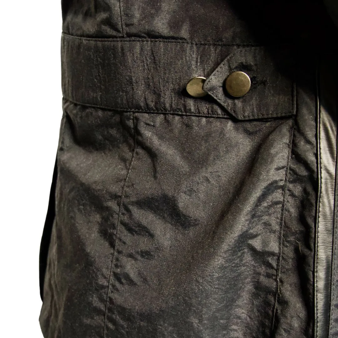 Ultra-Lightweight Black Jacket: Must-Have for Men on-the-Go